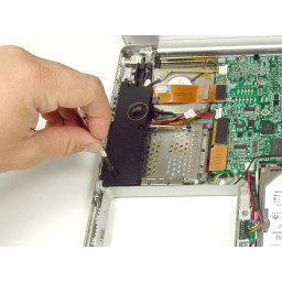 Замена левого динамика PowerBook G4 из алюминия 15 