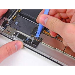Замена разъема для наушников iPad 2 GSM и слота для SIM-карты